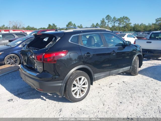 JN1BJ1CR5HW118840 Nissan Rogue Sport Sv