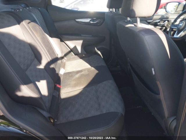 JN1BJ1CR5HW118840 Nissan Rogue Sport Sv