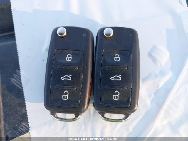1VWBS7A33GC059019 Volkswagen Passat 1.8t Se W/technology