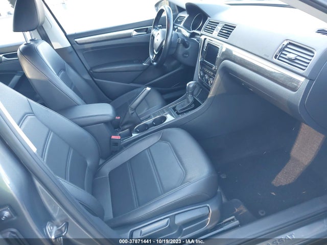1VWBS7A33GC059019 Volkswagen Passat 1.8t Se W/technology