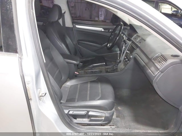 1VWBN7A39EC078145 Volkswagen Passat Tdi Se W/sunroof