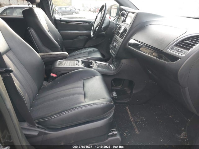 2C4RC1HGXER132539 Chrysler Town & Country S