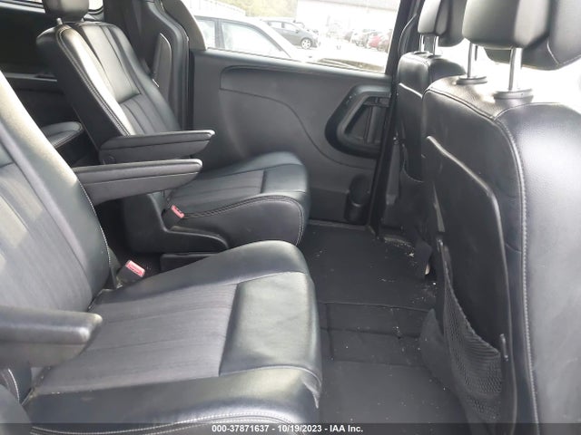 2C4RC1HGXER132539 Chrysler Town & Country S