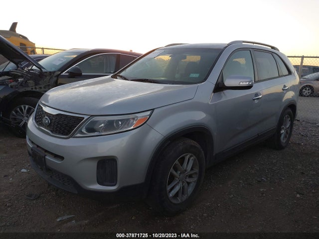 2015 KIA SORENTO LX V6 VIN: 5XYKT4A70FG585197