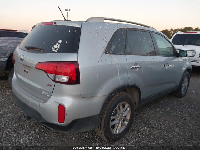 2015 KIA SORENTO LX V6 VIN: 5XYKT4A70FG585197
