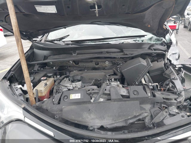 2018 TOYOTA RAV4 XLE VIN: JTMWFREV5JJ740317