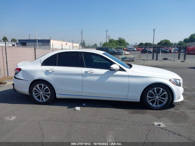 55SWF4JB0GU174614 Mercedes-Benz C-class C 300