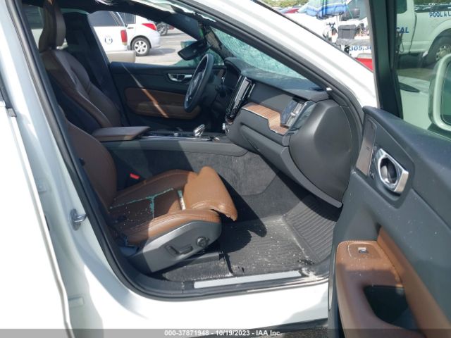 YV4L12DL4N1025024 Volvo Xc60 B5 Inscription