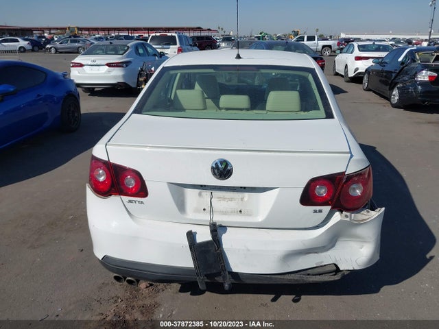 2010 VOLKSWAGEN JETTA SEDAN LIMITED VIN: 3VWAZ7AJ1AM098655