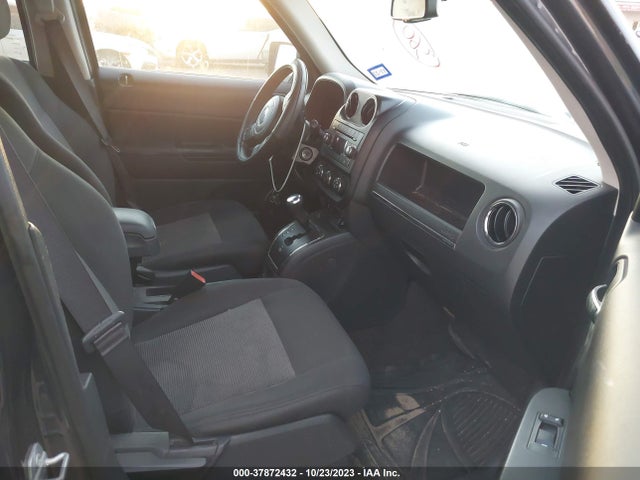 1C4NJPBA8FD386735 Jeep Patriot Altitude Edition