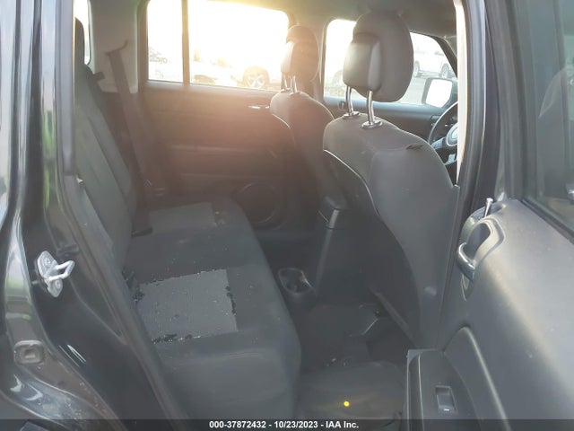 1C4NJPBA8FD386735 Jeep Patriot Altitude Edition