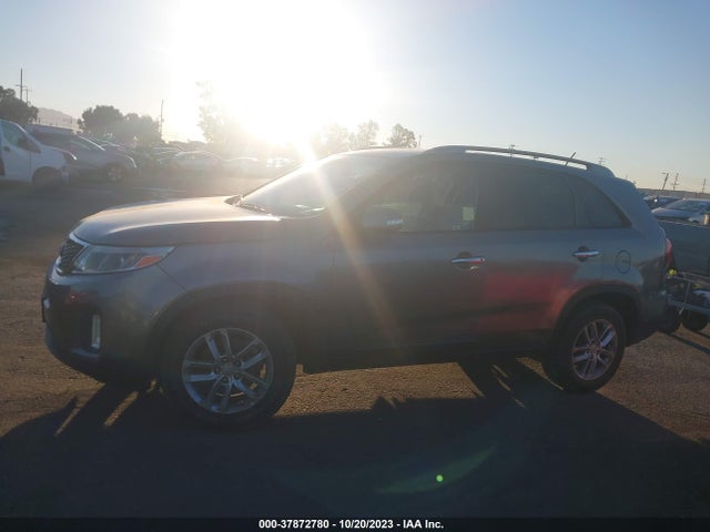 2015 KIA SORENTO LX VIN: 5XYKT3A63FG583008
