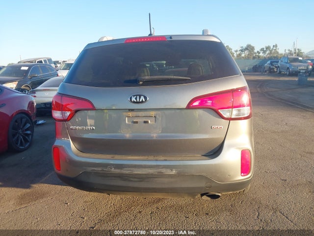 2015 KIA SORENTO LX VIN: 5XYKT3A63FG583008