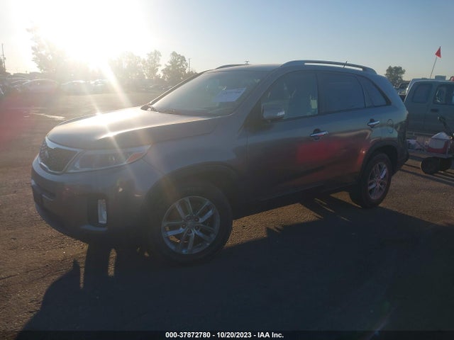 2015 KIA SORENTO LX VIN: 5XYKT3A63FG583008