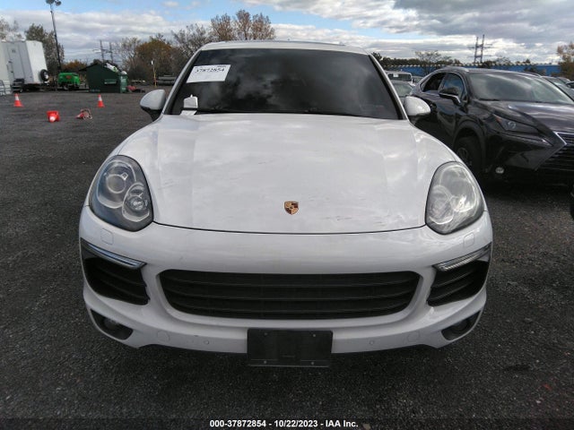 WP1AA2A26JKA00571 Porsche Cayenne