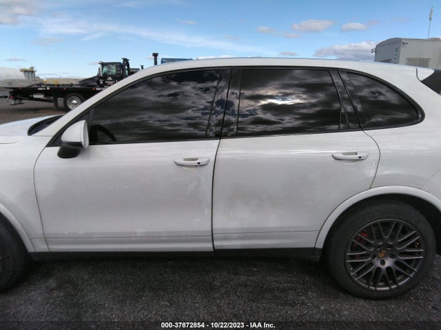WP1AA2A26JKA00571 Porsche Cayenne