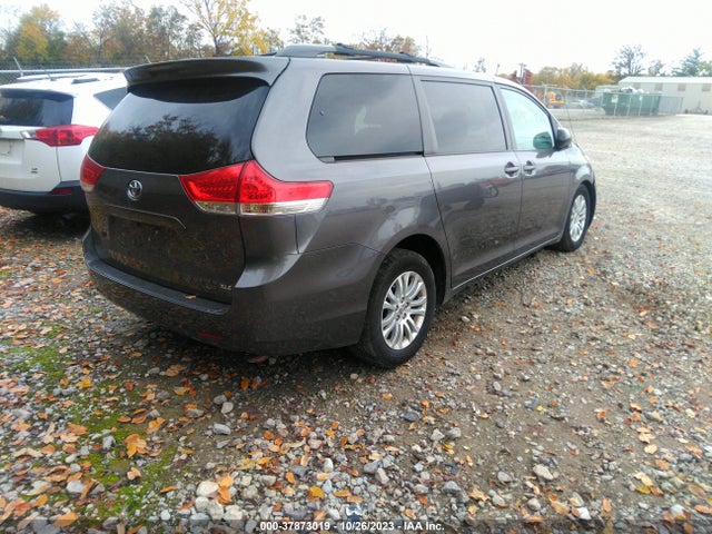 2014 TOYOTA SIENNA XLE/XLE AAS/LTD VIN: 5TDYK3DC0ES476224
