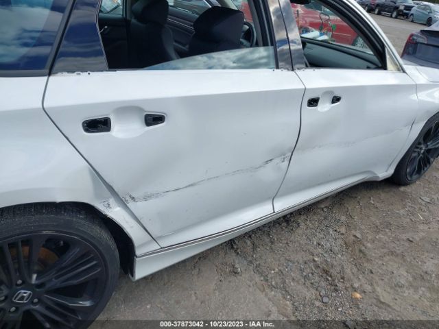 1HGCV2F98JA017206 Honda Accord Sedan Touring 2.0t