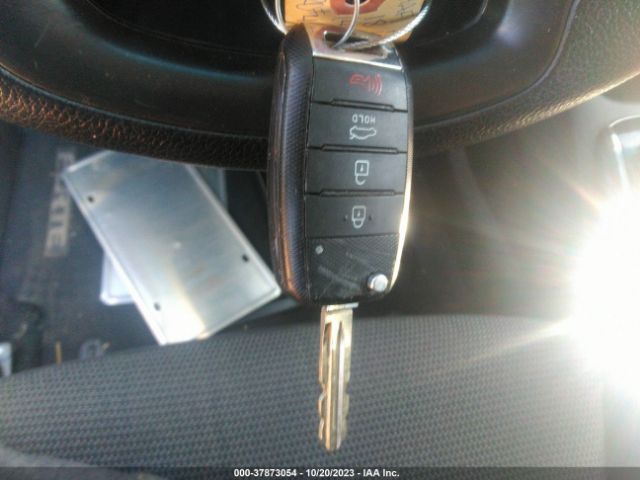 3KPFK4A7XJE214784 KIA FORTE LX