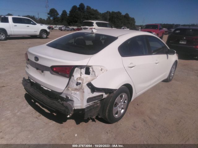 3KPFK4A7XJE214784 KIA FORTE LX