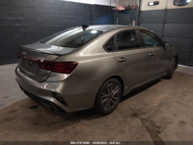 3KPF54AD9NE505926 KIA Forte Gt-line