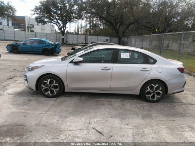 3KPF24AD0ME327167 KIA Forte Lxs