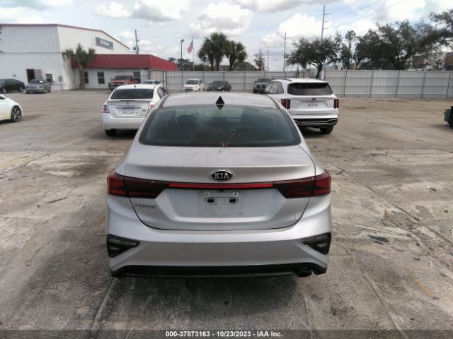 3KPF24AD0ME327167 KIA Forte Lxs