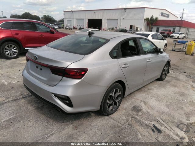 3KPF24AD0ME327167 KIA Forte Lxs
