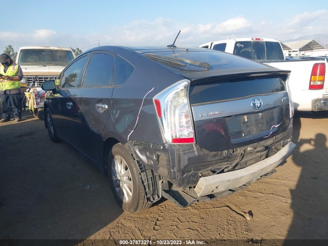 Toyota PRIUS PLUG-IN 2014 JTDKN3DP5E3058369 Image 3