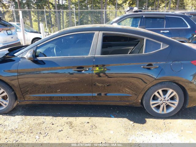 KMHD84LF2HU103681 Hyundai ELANTRA SE