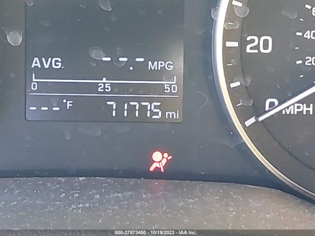KMHD84LF2HU103681 Hyundai ELANTRA SE