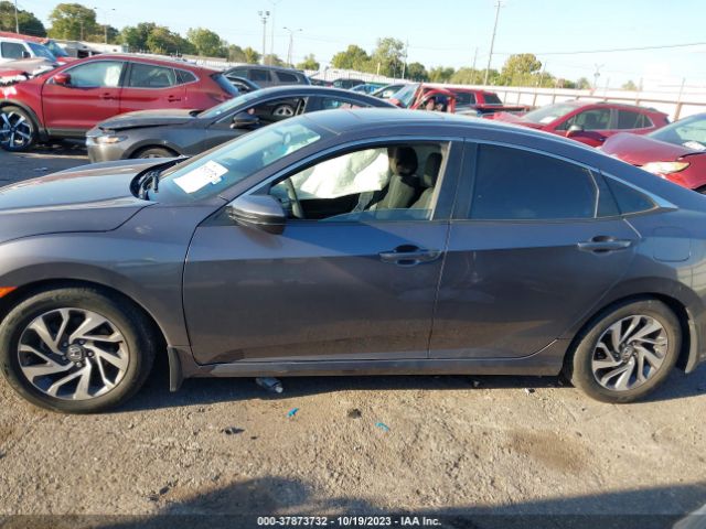 19XFC2F77GE073157 Honda Civic Sedan Ex