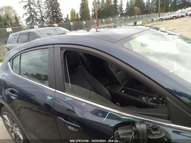 2018 MAZDA MAZDA3 5-DOOR GRAND TOURING VIN: 3MZBN1M39JM174505