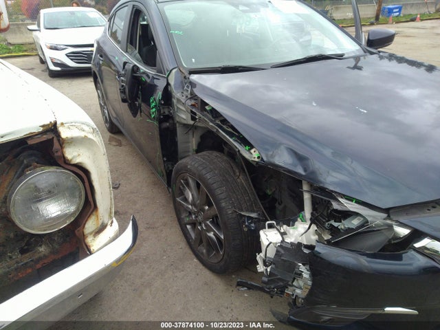 2018 MAZDA MAZDA3 5-DOOR GRAND TOURING VIN: 3MZBN1M39JM174505