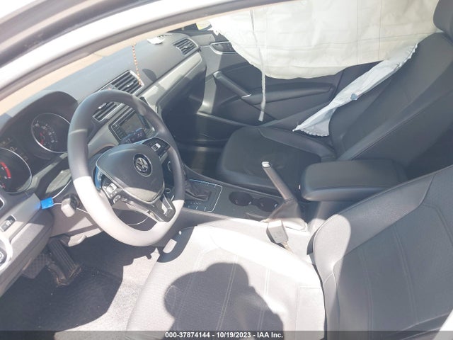 1VWAS7A33GC013475 Volkswagen Passat 1.8t S
