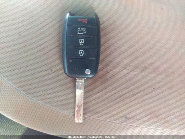5XYKTCA63EG486924 KIA SORENTO LX