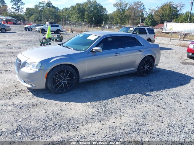Chrysler 300 Limited 2015 2C3CCAAG8FH921946 Image 2