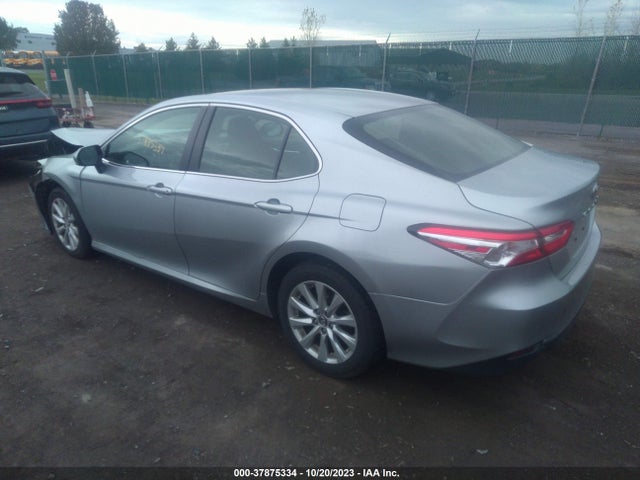 2018 TOYOTA CAMRY JTNB11HK7J3028200 Photo 2