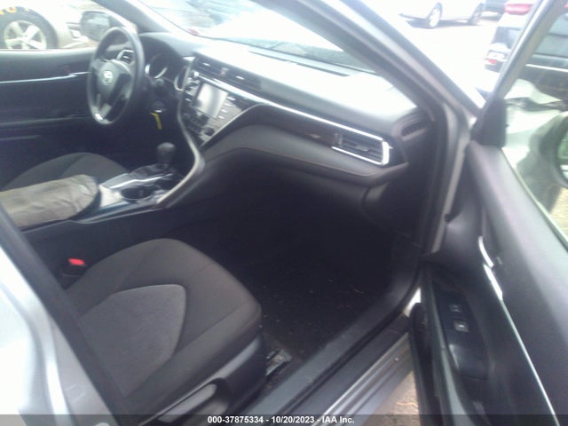 2018 TOYOTA CAMRY JTNB11HK7J3028200 Photo 4