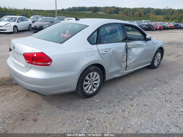 1VWAT7A33EC120892 Volkswagen Passat Wolfsburg Ed