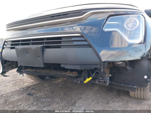 KNDCP3LE4P5090817 KIA NIRO LX