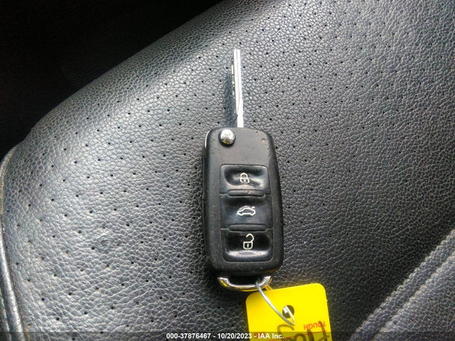 2013 VOLKSWAGEN JETTA SEDAN SE VIN: 3VWDP7AJ0DM407698