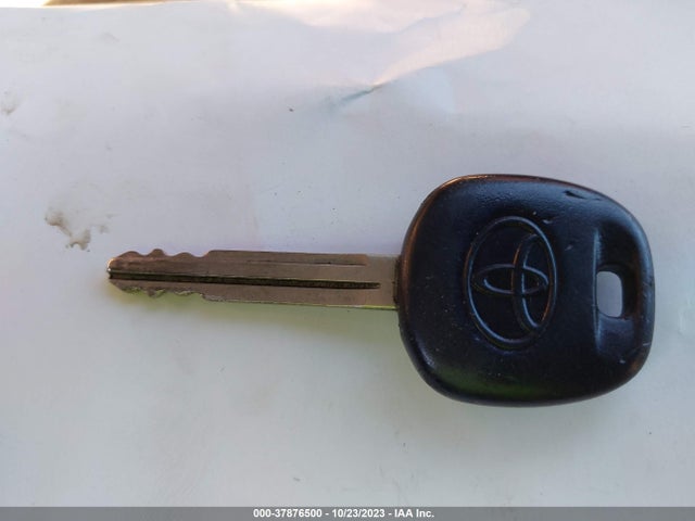 1999 TOYOTA SIENNA XLE VIN: 4T3ZF13C5XU170765