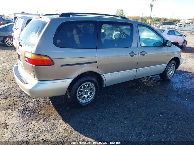 1999 TOYOTA SIENNA XLE VIN: 4T3ZF13C5XU170765