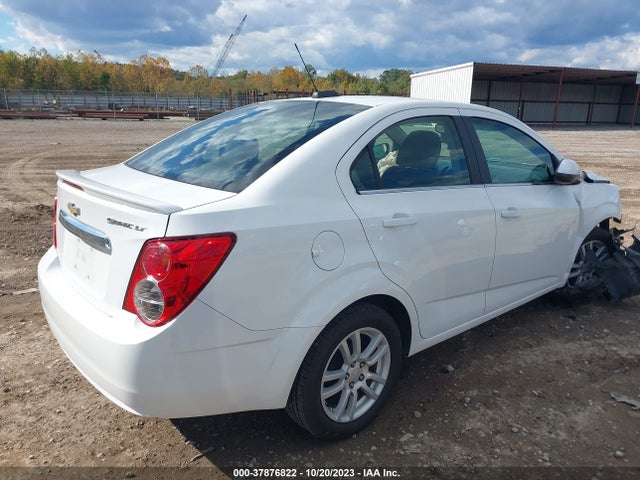 Chevrolet SONIC LT 2016 1G1JC5SHXG4101957 Image 4