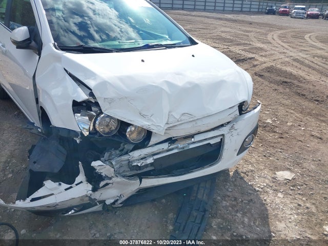 Chevrolet SONIC LT 2016 1G1JC5SHXG4101957 Image 6
