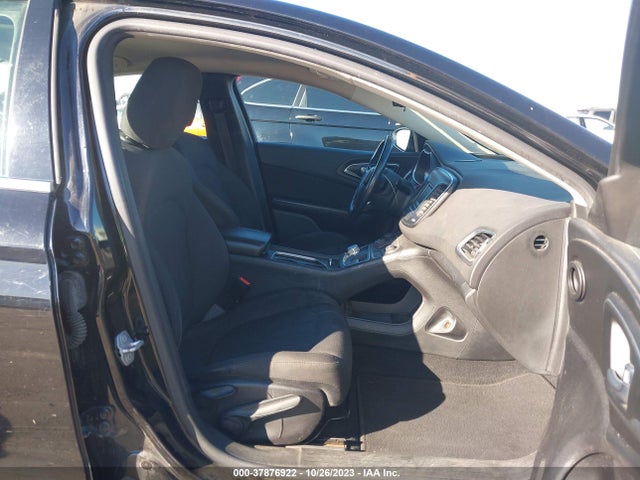 Chrysler 200 Limited 2015 1C3CCCAB4FN714428 Image 5