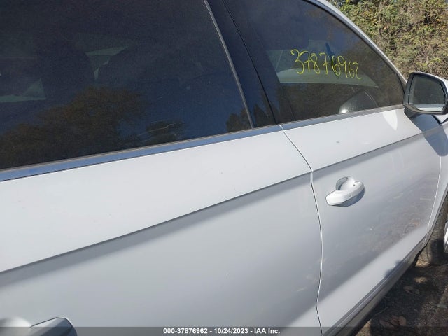 WA1BNAFY5J2110300 Audi Q5 2.0t Tech Premium/2.0t Premium