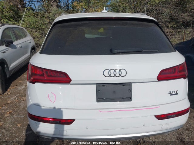 WA1BNAFY5J2110300 Audi Q5 2.0t Tech Premium/2.0t Premium