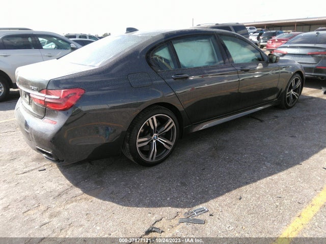 WBA7F0C53JGM23987 BMW 750i
